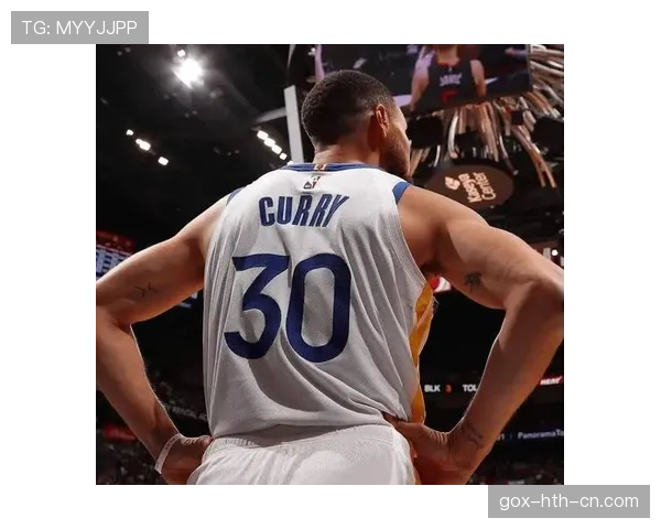 斯蒂芬·库里随便一双球鞋的价钱，把我整个月的计划取消了